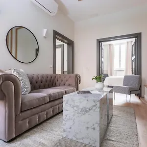Louly Spanish Steps Apartahotel