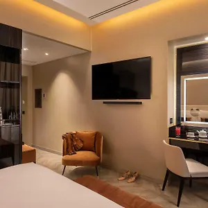 La Place Hotel