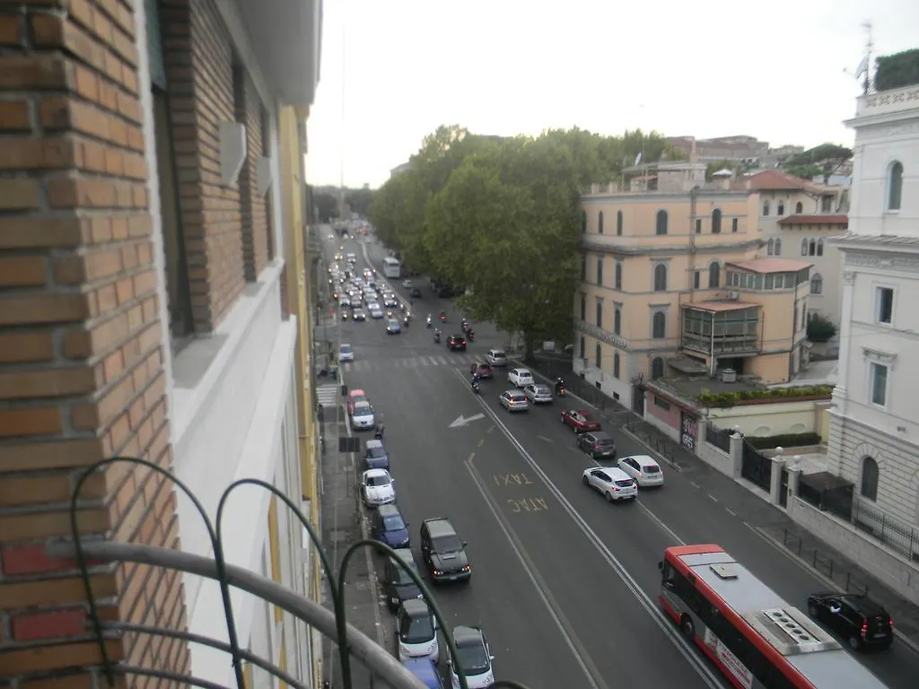 Morgagni House Guest House Rome 2*,