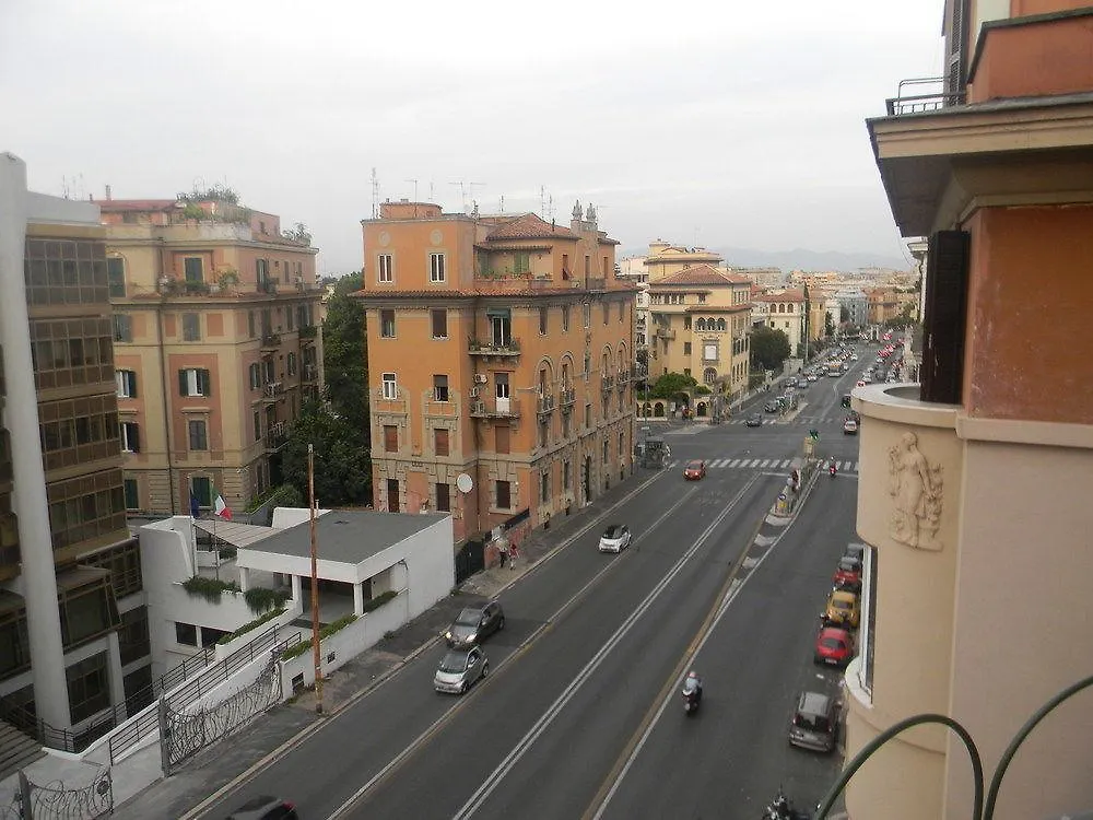 Morgagni House Guest House Rome 2*,